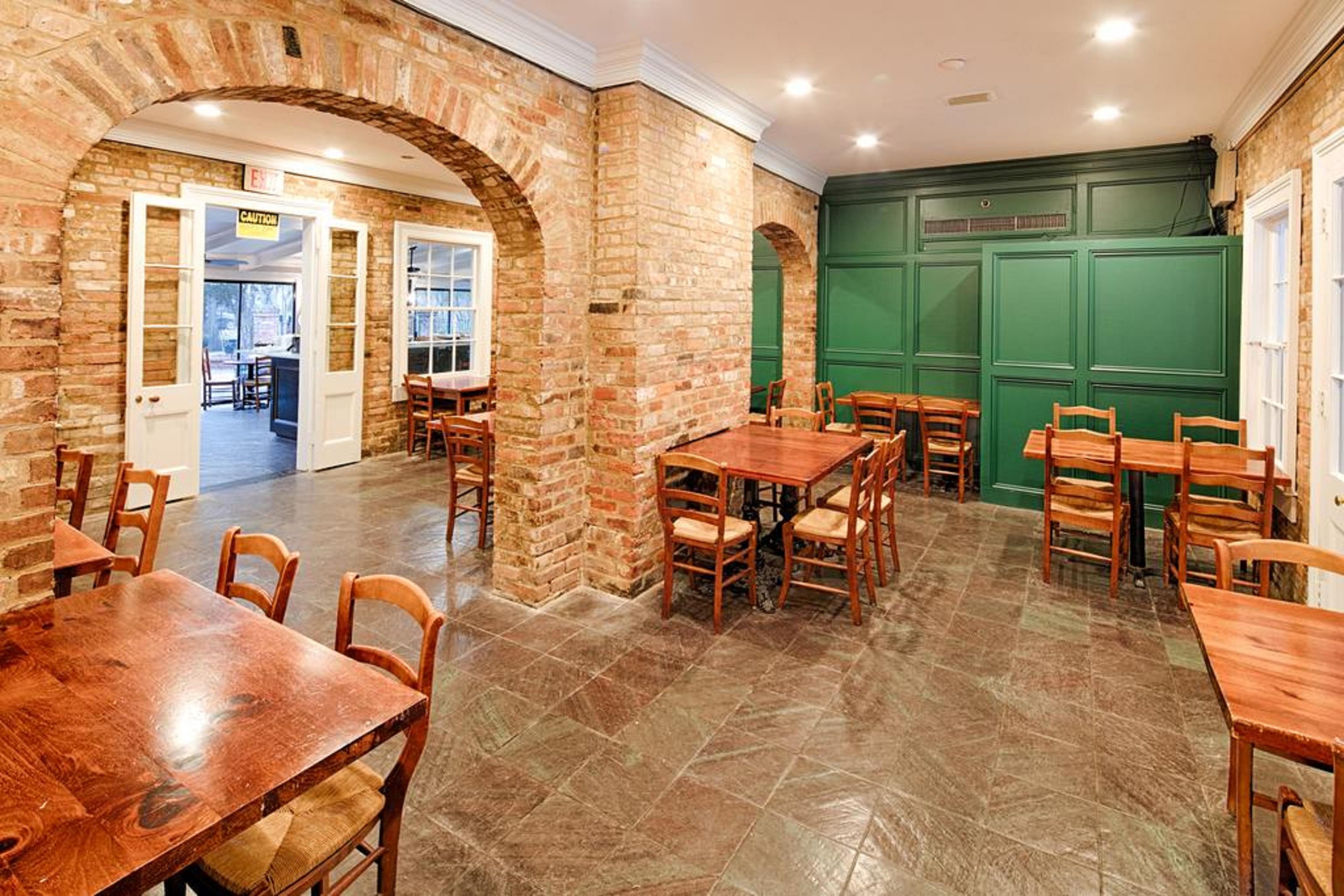 Maison St. Charles Hotel 3*